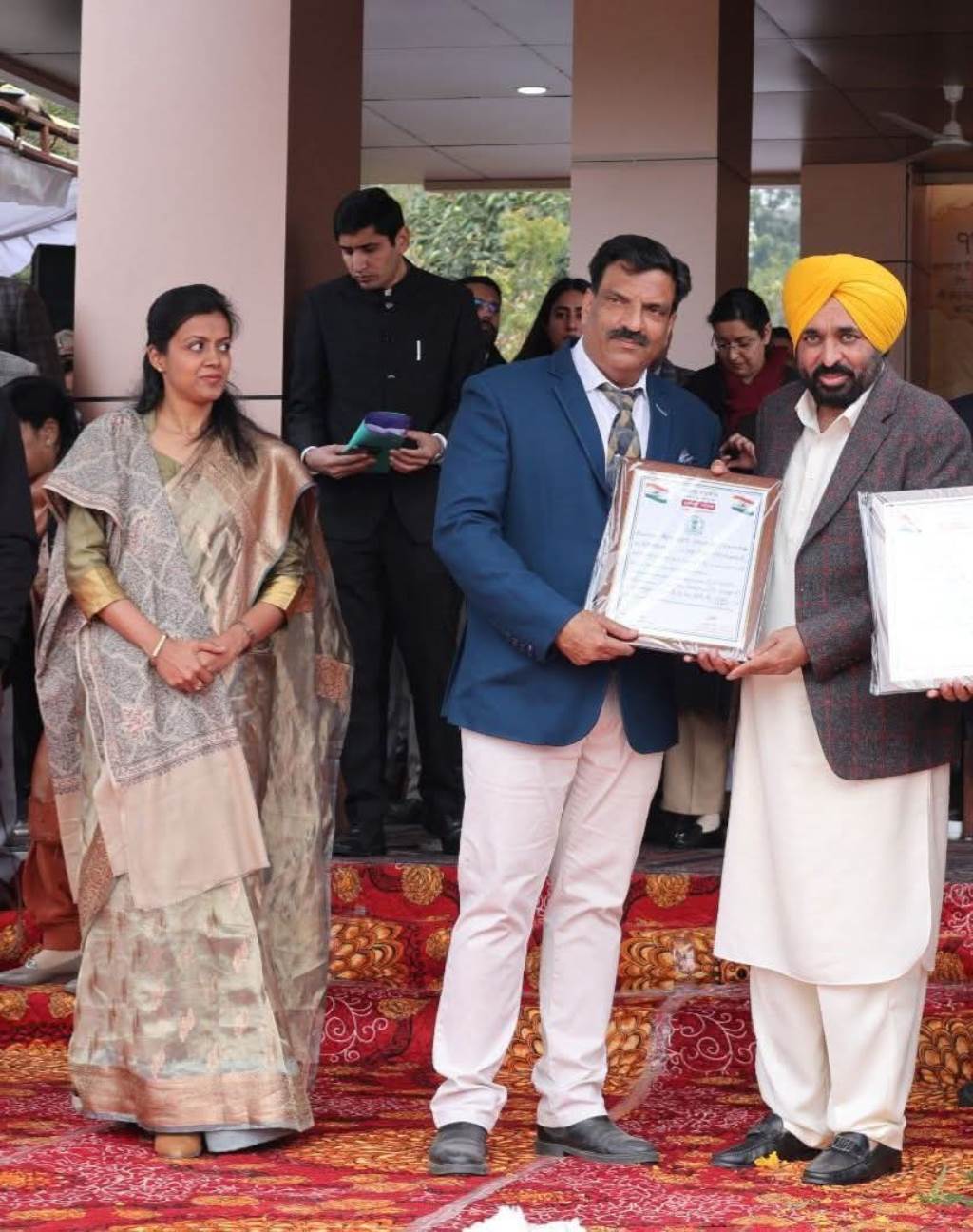 Chandra Prakash Saini honored for social services on the occasion of Republic Day